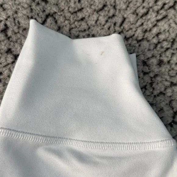 ALO Yoga Soft White Leggings - Picture 10 of 11